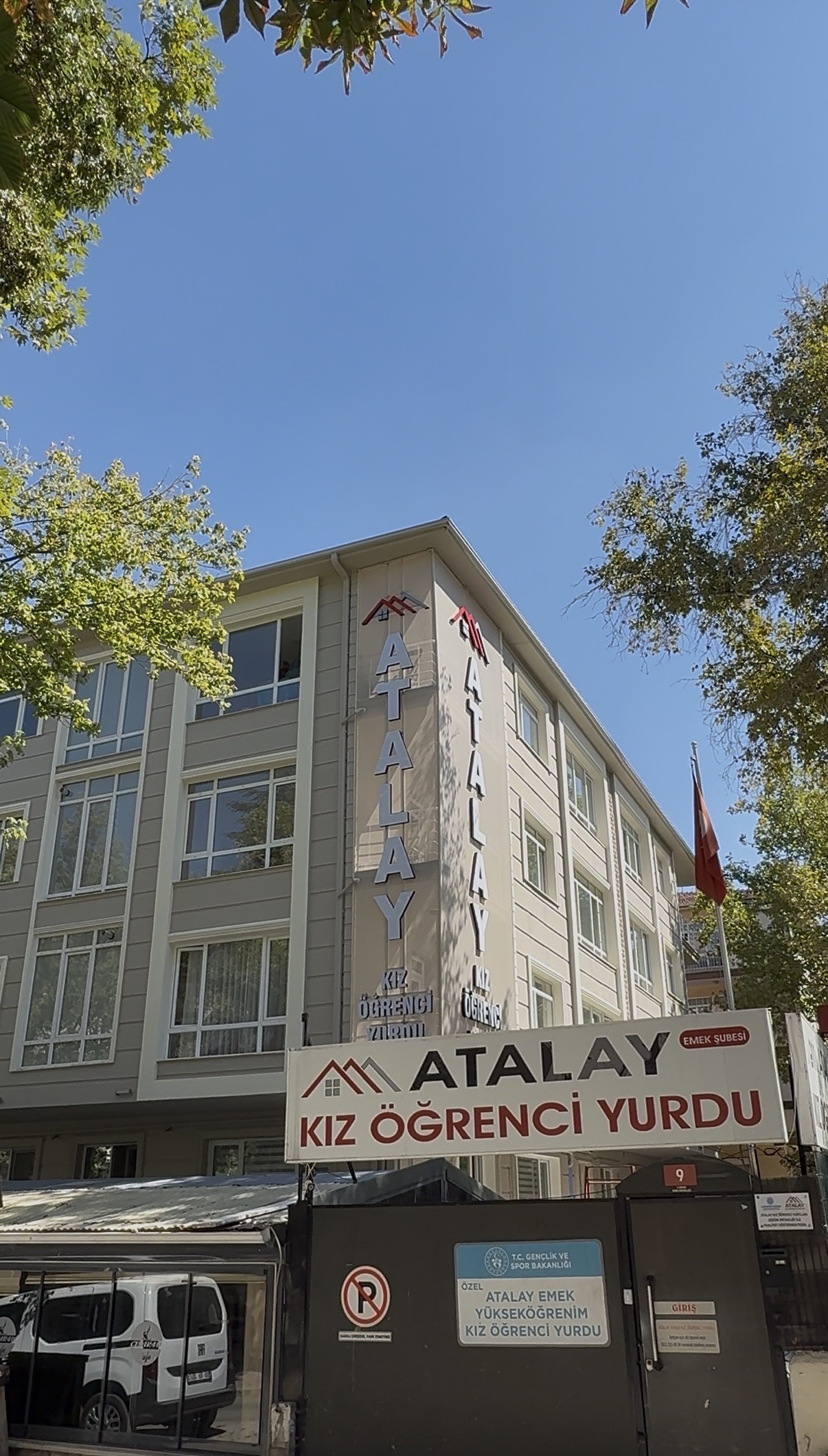 Atalay Kız Öğrenci Yurdu Kapak Fotoğrafı