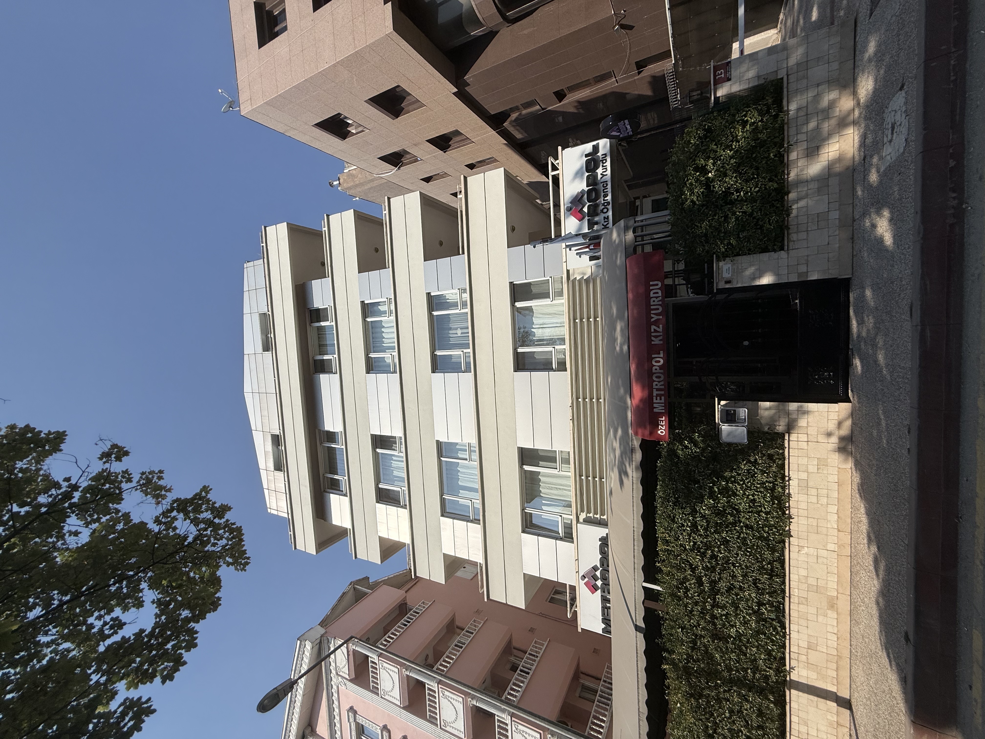Metropol Kız Öğrenci Yurdu Kapak Fotoğrafı